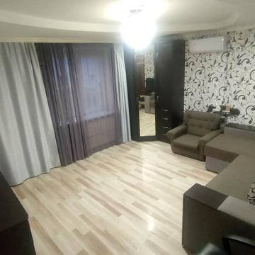 Князя Володимира Великого просп., 133