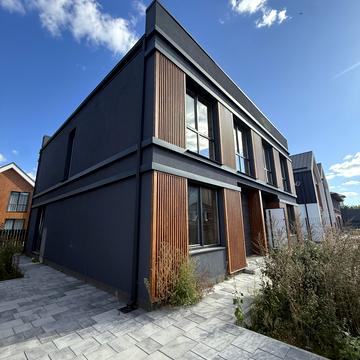 Приозерна вул.