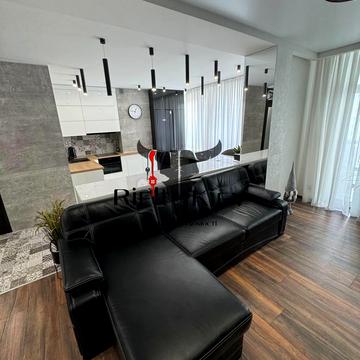 Каховська вул., 56