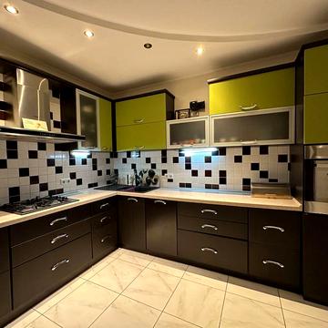 Трешка в новос доме на Садовой с мебелью