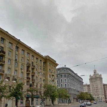 Сдам в аренду гостинку в Центре (свой санузел) Павловская площадь 5.