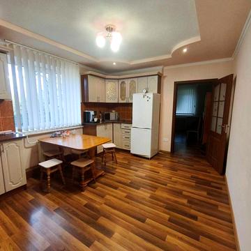 Продаж заміського будинку