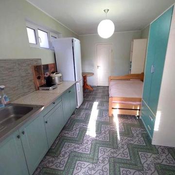 Квартира студія в приватному будинку