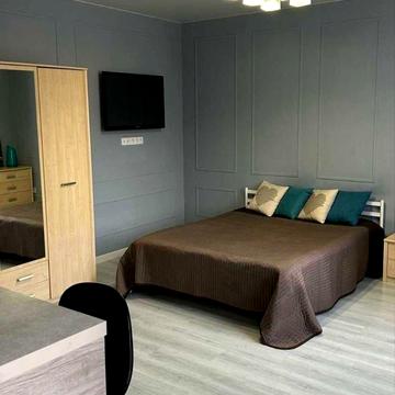 Володимира Антоновича вул. (Свердлова), 6