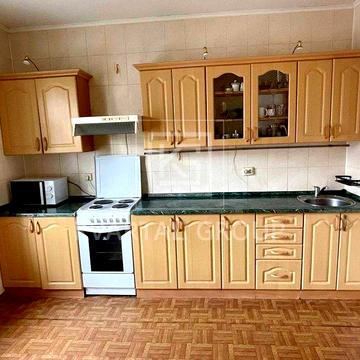 Простора  2к квартира  м. Харківська Без комісії для покупця