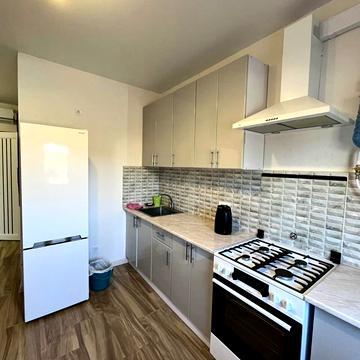 Львівська вул., 15б