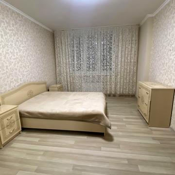 Бориса Гмирі вул., 4