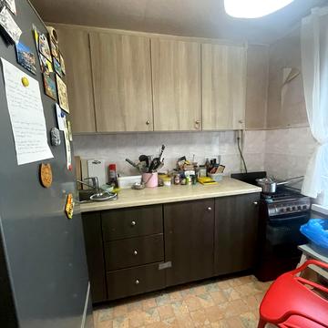 Романа Ратушного вул. (Волгоградська), 18