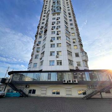 Продається трьохкімнатна квартира по пр. Володимира Івасюка, 53Б.