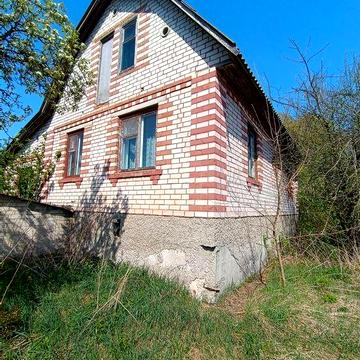 Цегляний будинок в Кобилянці біля Снова