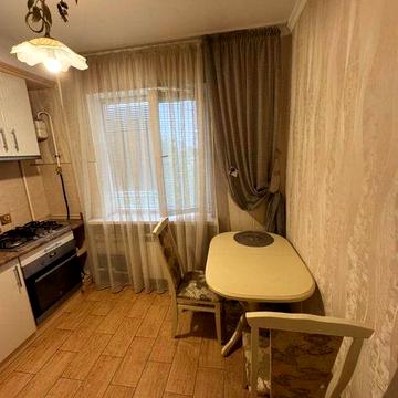 Сдам квартиру, 3-х кімнатна