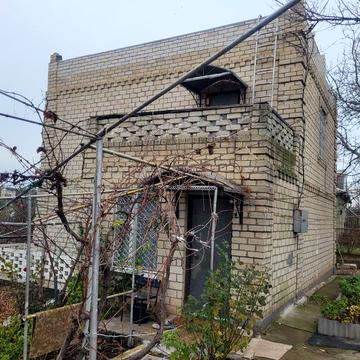 Продам капитальный дом в Теплодаре с гаражом и удобствами!