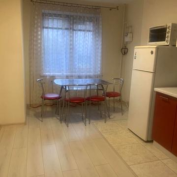 Пішонівська вул., 37