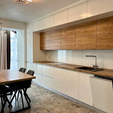 Андрія Мельника вул., 10