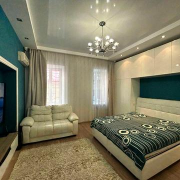 Квартира в центре с капитальным ремонтом, своим двором, ул. Греческая