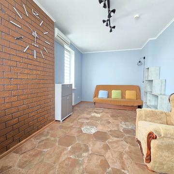 Бориса Гмирі вул., 17