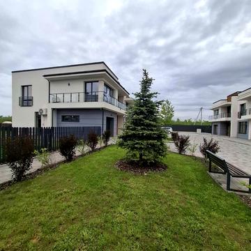 Надрічна вул.