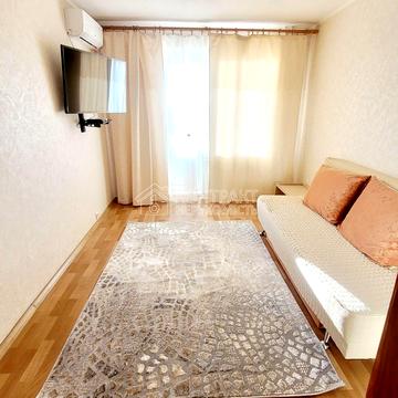 Льва Ландау просп. (50-річчя СРСР), 16