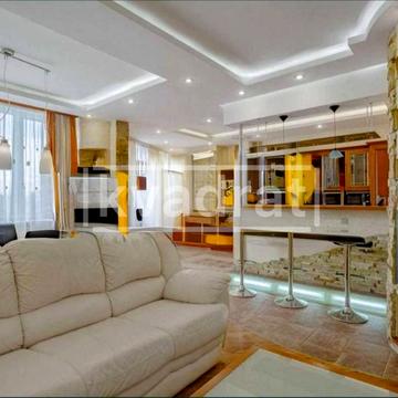 Миколи Бажана просп., 12