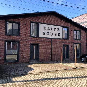 Наталії Кобринської вул., 9