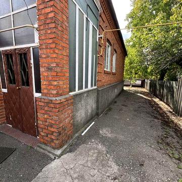 Продаю будинок на двух ділянках землі