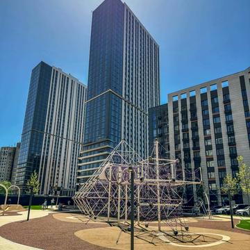 Академіка Заболотного вул., 1-А