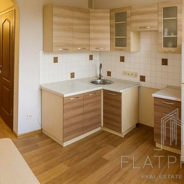 Бахмацька вул., 10