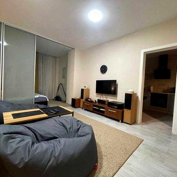 Здам євродвушку вул. Дніпровська Набережна 26, 2ий поверх м. Осокорки