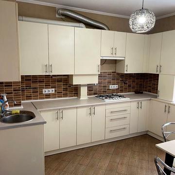 Гетьманська вул., 9