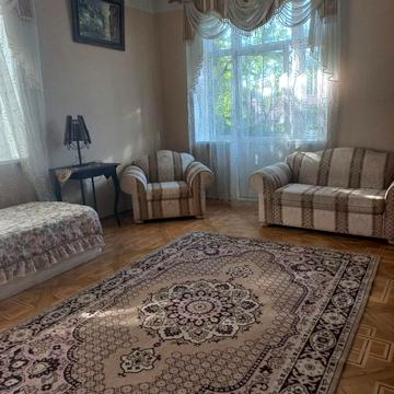 Іллі Ріпина вул., 5