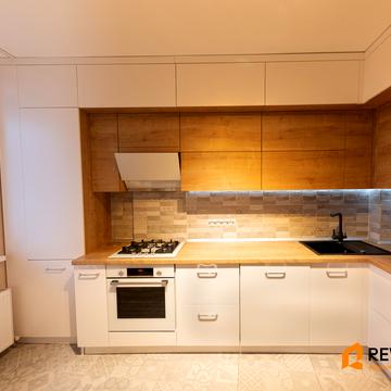 Героїв Небесної Сотні просп., 16/7