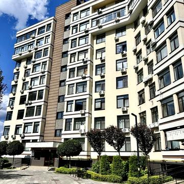 Юнацька вул., 4