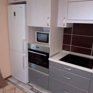 Без комиссии Сдам 1 комнатную 52м2 ЖКПарковые озера 14/25эт дома