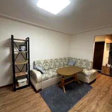 Каховська вул., 19