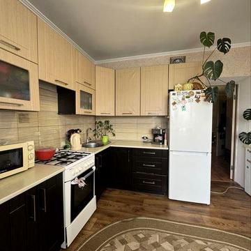 Продаж 2к р-н Виставка