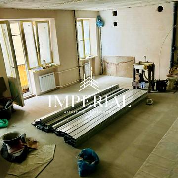 Набережно-Лугова вул., 3