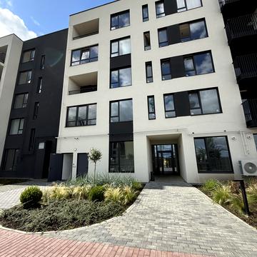 Льонокомбінатівська вул., 4