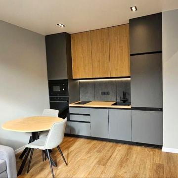 Салютна вул., 2