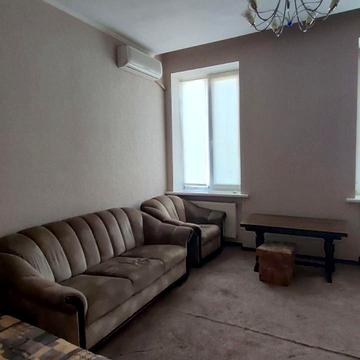 Володимира Антоновича вул. (Свердлова), 49а