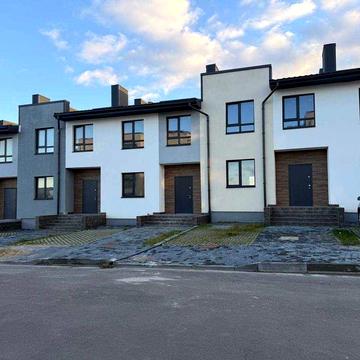 Продам гарний котедж біля Епіцентру