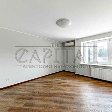 Продаж 4 кімнатної квартири по вул.Антоновича, 122 (можно під офіс)