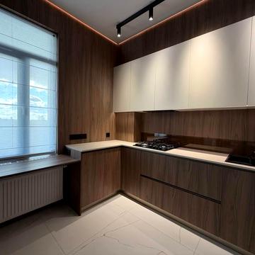 Лесі Українки вул., 21