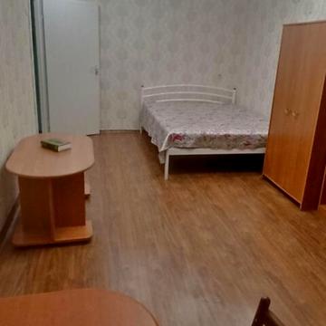 Севастопольська вул., 2