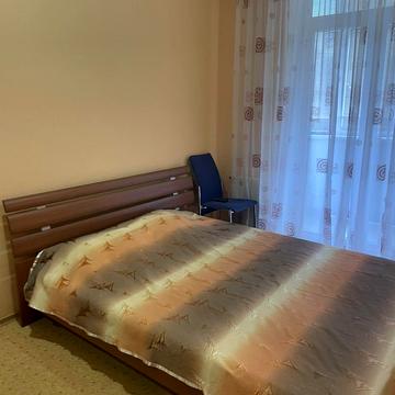 Степана Бандери вул. (Костенка), 5