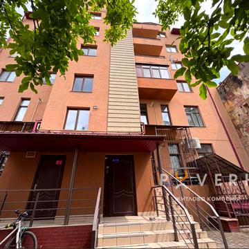 Кардинала Любомира Гузара вул., 27