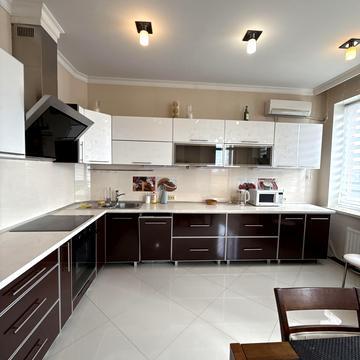 Базарна вул., 5