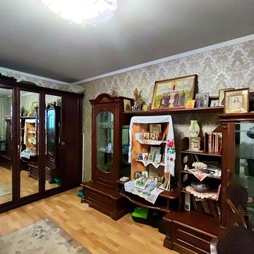 Продається трикімнатна квартира на масиві, в м.Васильків. 48000$