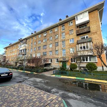 Садова вул., 2