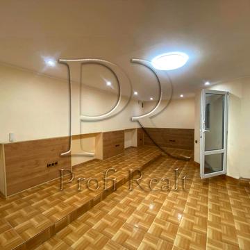 Почайнинська вул., 57/59