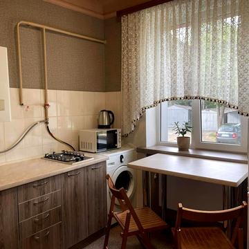 Богдана Хмельницького просп. (Героїв Сталінграда), 93